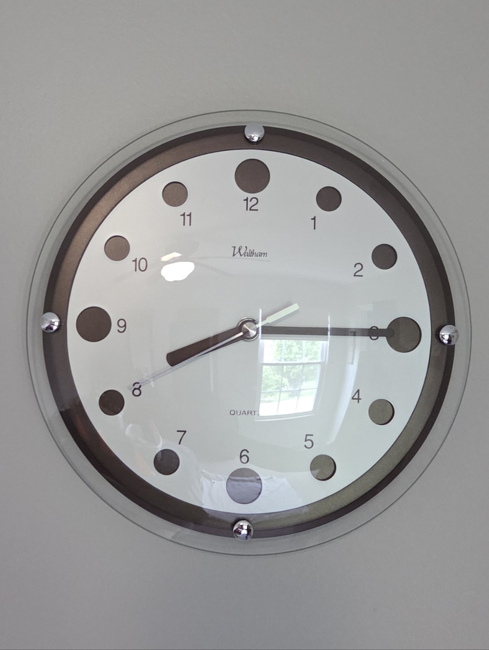 Vintage Waltham 9" Quartz Wall Clock – Minimalist Modern Design